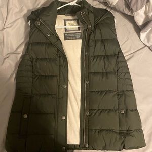 Olive Abercrombie and Fitch Puffer Vest XL